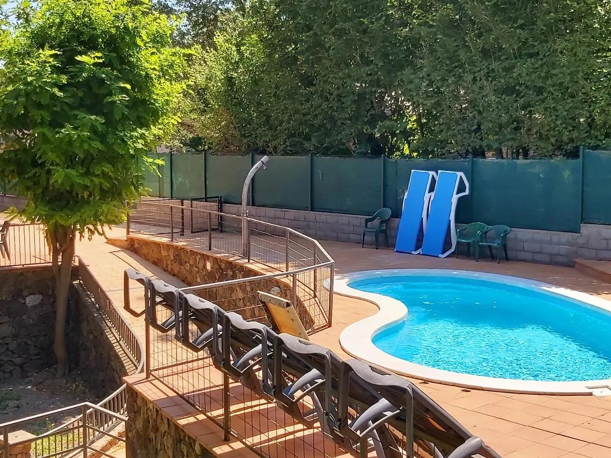 Apartamentos La Francesa 산타 파우 아파트